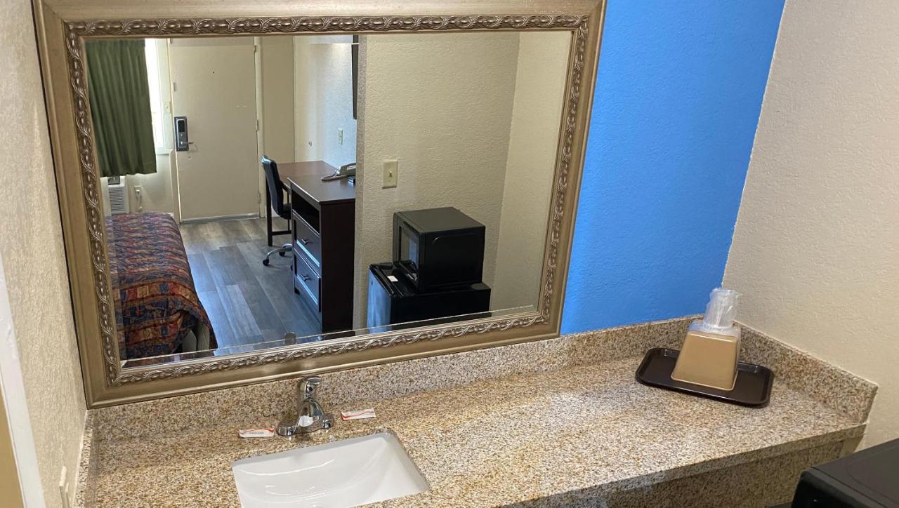 Express Inn Newport News Ngoại thất bức ảnh